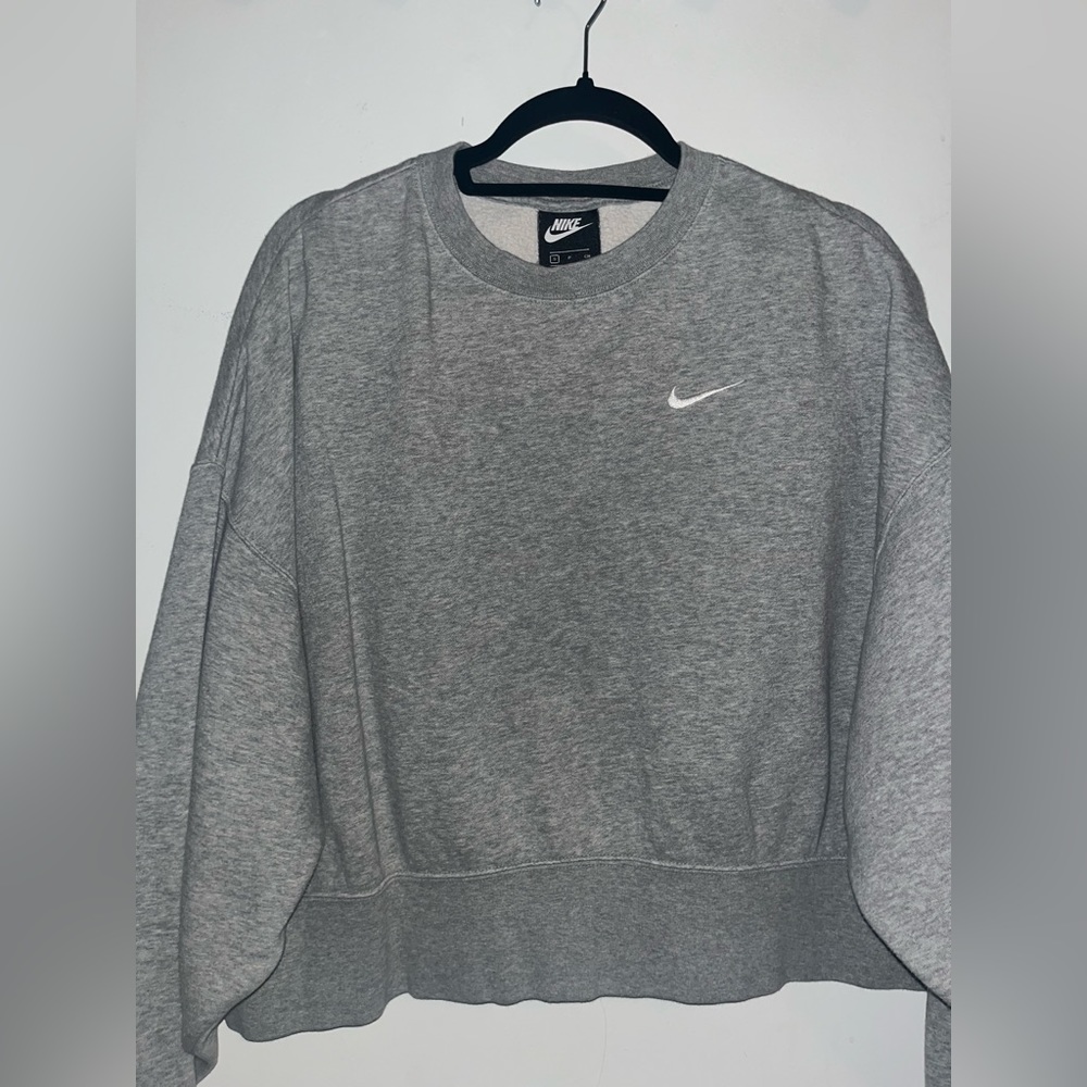 Cropped Grey Nike Sweatshirt